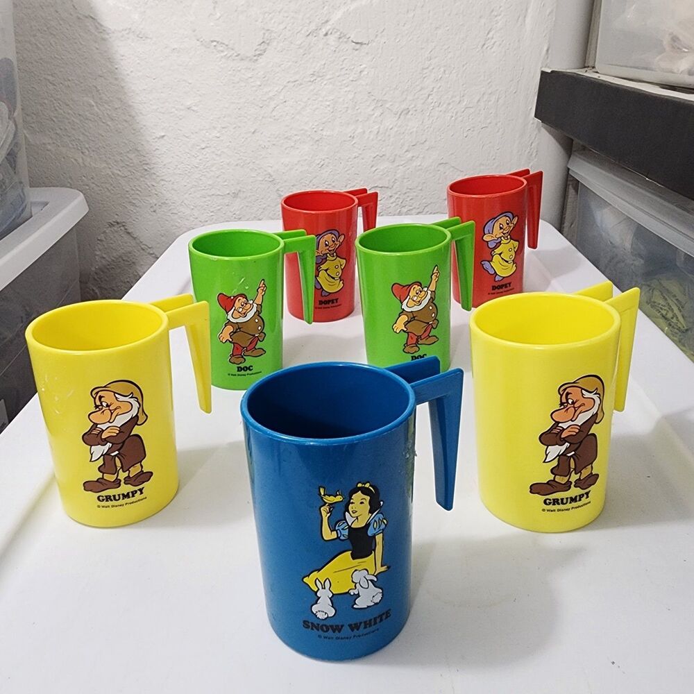 VTG Disney Snow White Seven Dwarfs Plastic Mugs Cups Lot 7 Grumpy Dopey Doc 1970